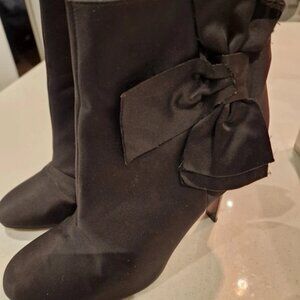 Heeled boots